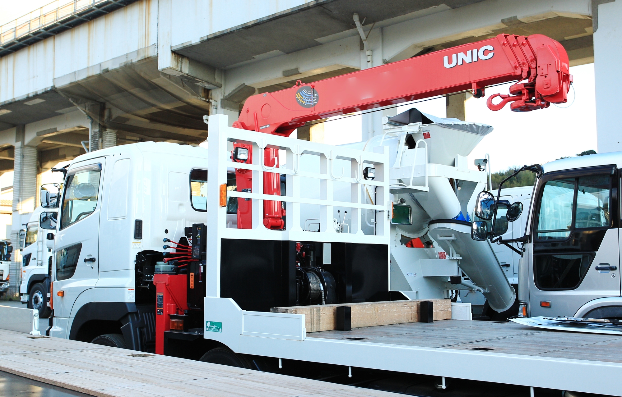 中古ユニック車を賢く購入するための3つのポイント 中古重機プラス